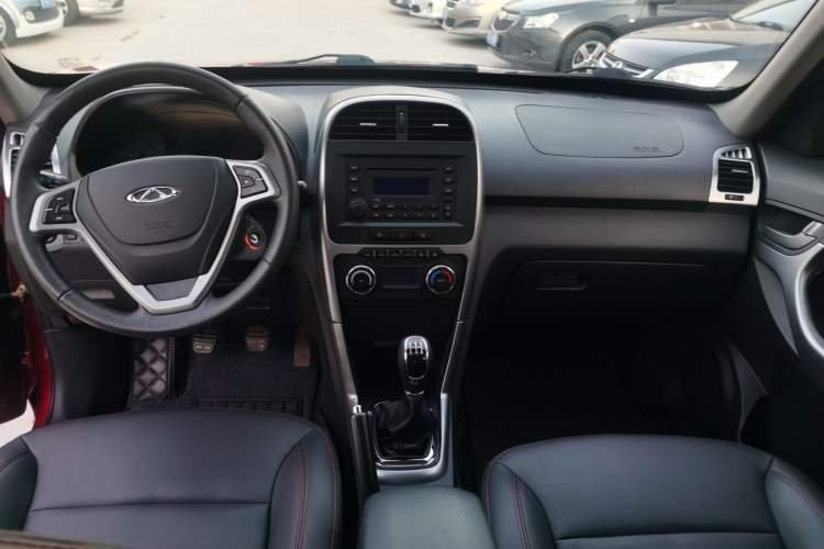 Used Chery Tiggo 3 2015 1.6L Manual Zhishang Commemorative Edition Interior 5