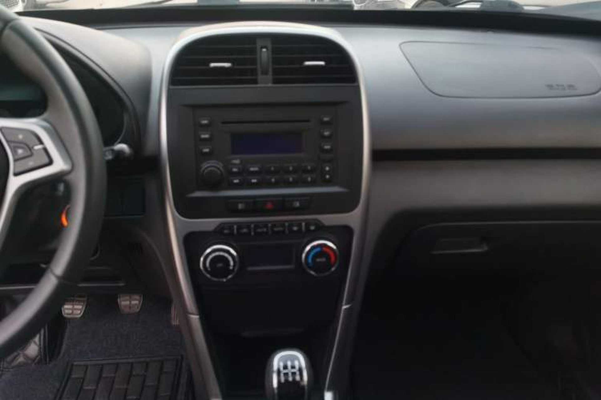 Used Chery Tiggo 3 2015 1.6L Manual Zhishang Commemorative Edition Interior 6