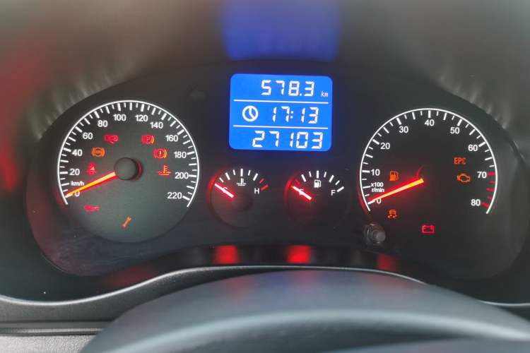 Used Chery Tiggo 3 2015 1.6L Manual Zhishang Commemorative Edition Odometer Close Up