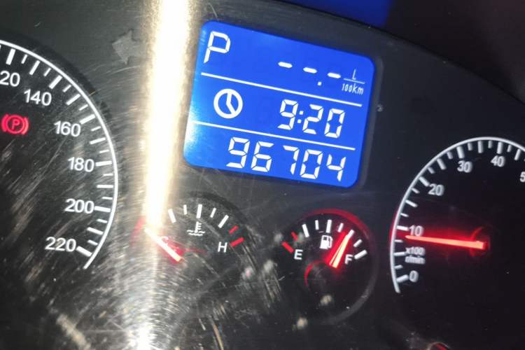 Used Chery Tiggo 3 2015 1.6L CVT ZhiShang Commemorative Edition Odometer Close Up