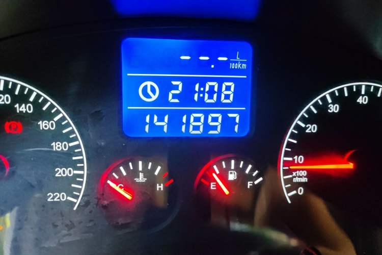 Used Chery Tiggo 3 2015 1.6L Manual Zhishang Commemorative Edition Odometer Close Up