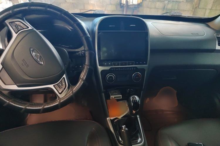 Used Chery Tiggo 3 2015 1.6L Manual Zhishang Commemorative Edition Center Console