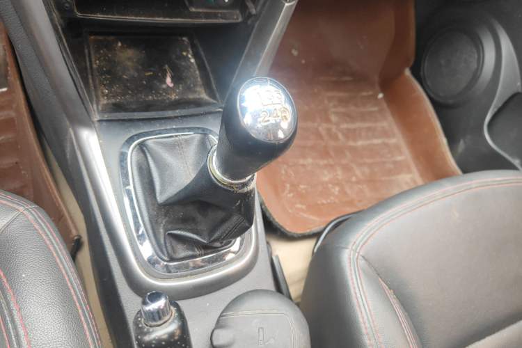 Used Chery Tiggo 3 2015 1.6L Manual Zhishang Sport Edition Gear Lever