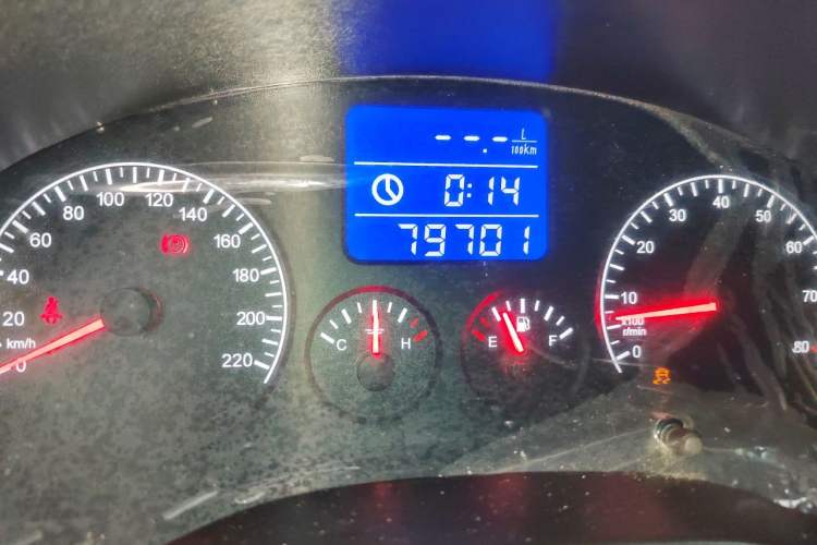 Used Chery Tiggo 3 2015 1.6L Manual Zhishang Commemorative Edition Odometer Close Up
