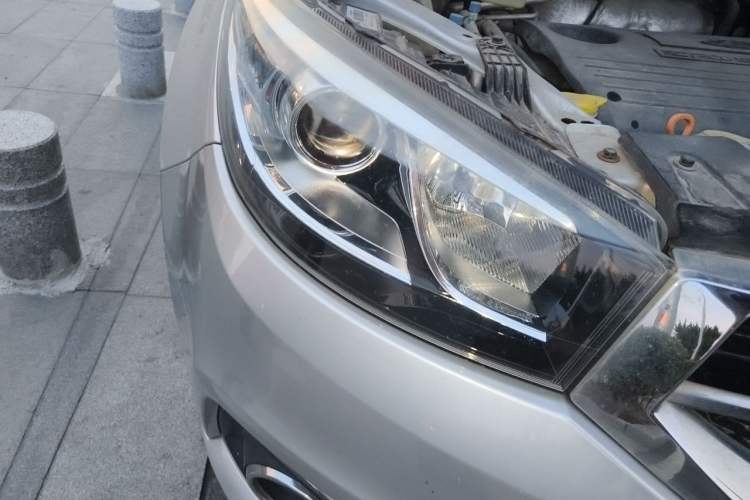 Used Chery Tiggo 3 2015 1.6L Manual Luxury Sport Edition Right Front Headlight