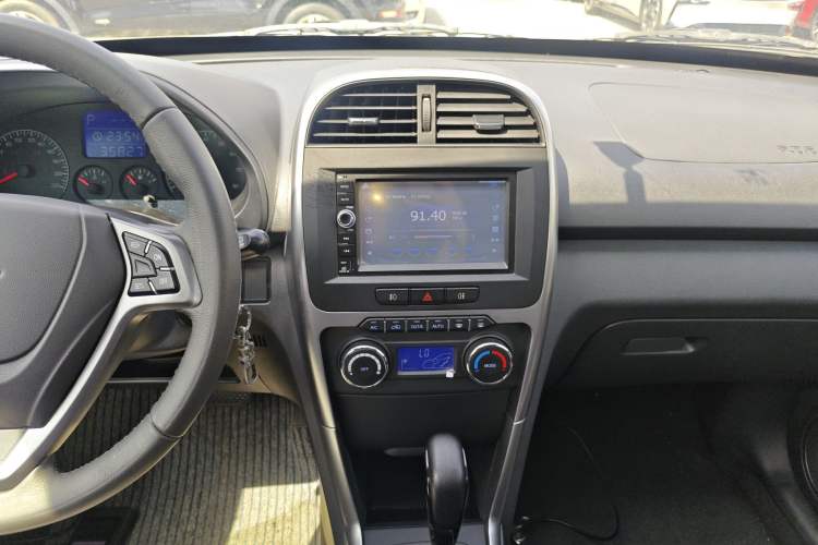 Used Chery Tiggo 3 2015 1.6L CVT ZhiShang Commemorative Edition Audio And AC Panel