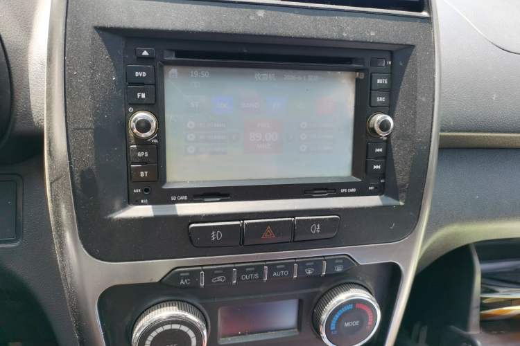 Used Chery Tiggo 3 2015 1.6L Manual Zhishang Sport Edition Audio And AC Panel
