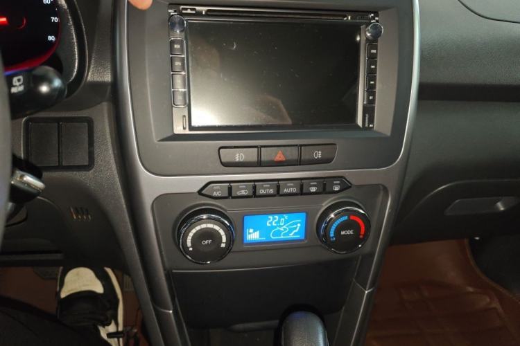 Used Chery Tiggo 3 2015 1.6L CVT ZhiShang Commemorative Edition Audio And AC Panel