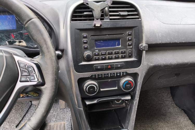 Used Chery Tiggo 3 2015 1.6L CVT ZhiShang Sport Edition Audio And AC Panel