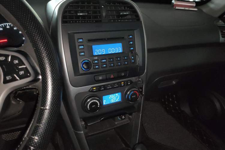 Used Chery Tiggo 3 2015 1.6L CVT ZhiShang Commemorative Edition Audio And AC Panel