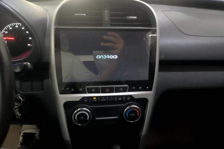 Used Chery Tiggo 3 2015 1.6L CVT ZhiShang Commemorative Edition Audio And AC Panel