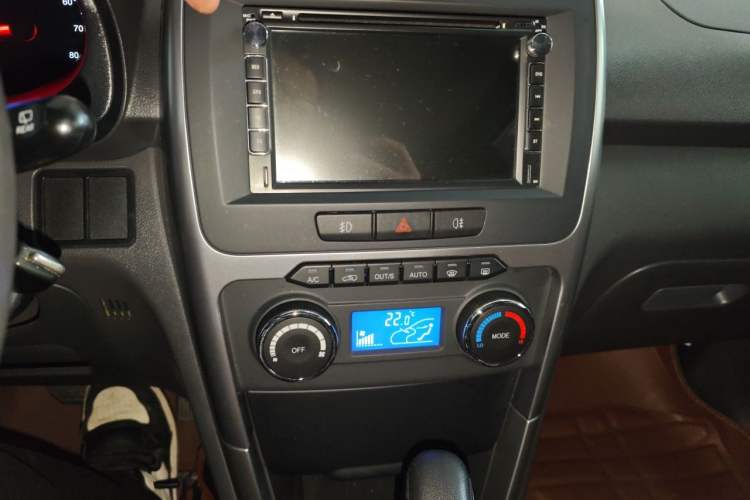 Used Chery Tiggo 3 2015 1.6L CVT ZhiShang Commemorative Edition Audio And AC Panel