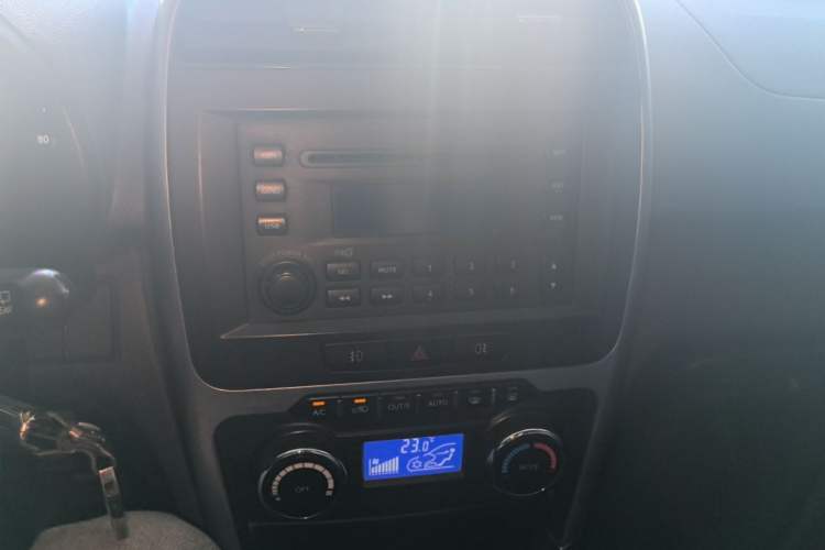 Used Chery Tiggo 3 2015 1.6L Manual Zhishang Commemorative Edition Audio And AC Panel