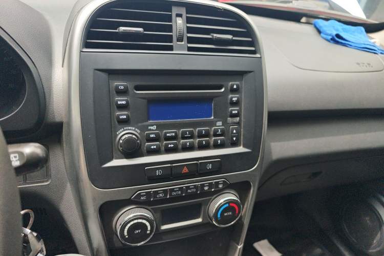 Used Chery Tiggo 3 2015 1.6L Manual Zhishang Sport Edition Audio And AC Panel