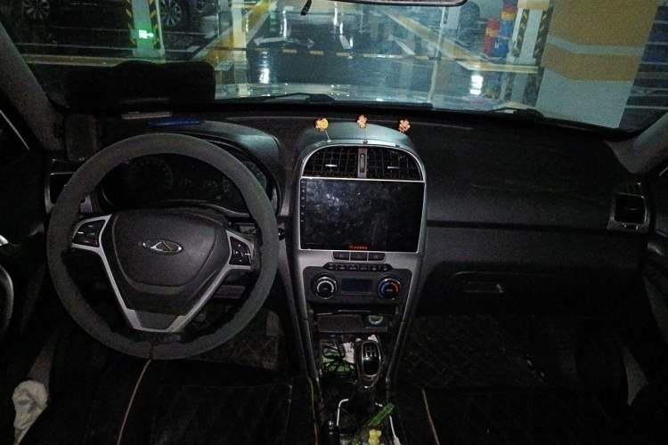 Used Chery Tiggo 3 2015 1.6L Manual Zhishang Commemorative Edition Center Console