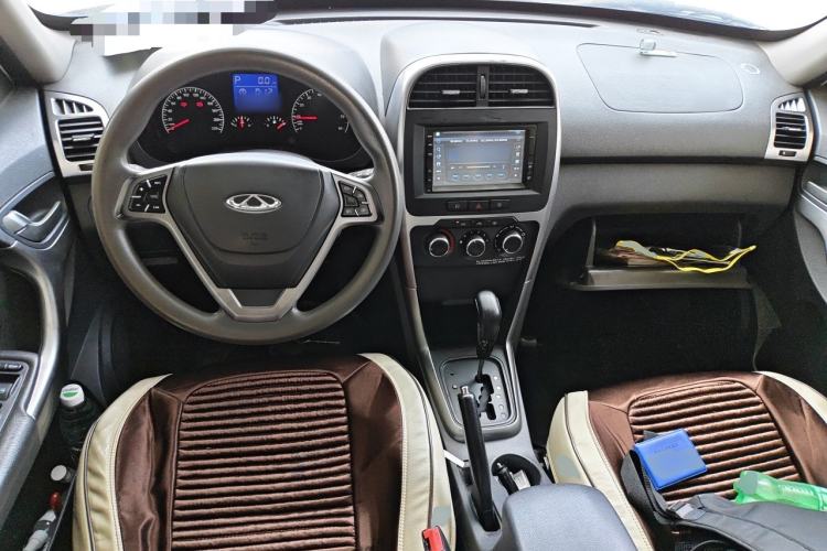 Used Chery Tiggo 3 2015 1.6L CVT Fashion Sport Edition Center Console