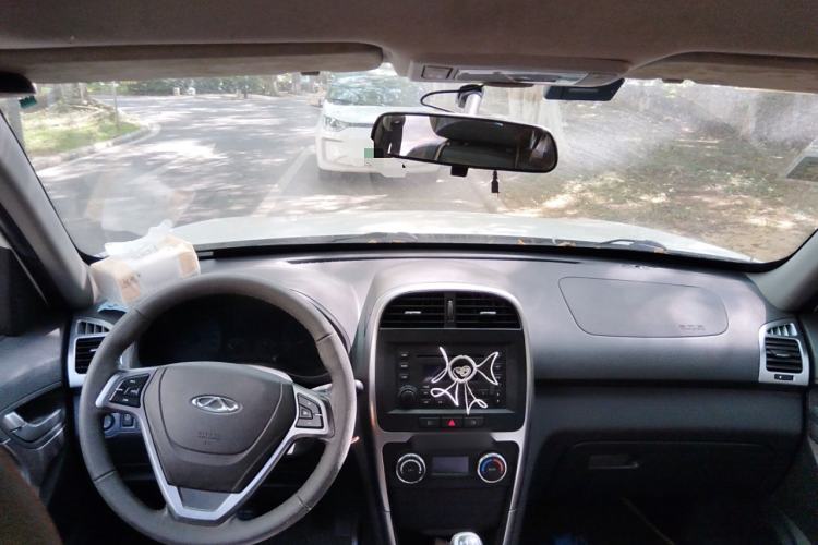 Used Chery Tiggo 3 2015 1.6L Manual Zhishang Commemorative Edition Center Console