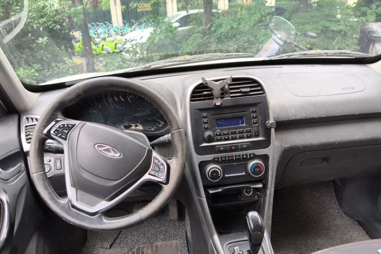Used Chery Tiggo 3 2015 1.6L CVT ZhiShang Sport Edition Center Console