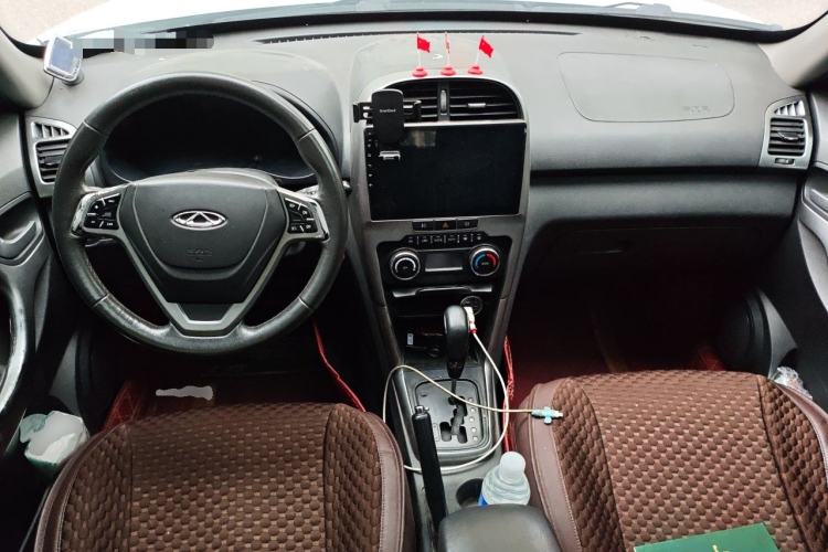 Used Chery Tiggo 3 2015 1.6L CVT ZhiShang Commemorative Edition Center Console