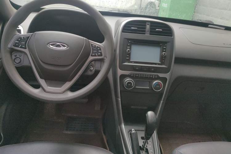 Used Chery Tiggo 3 2015 1.6L CVT ZhiShang Sport Edition Center Console