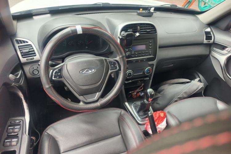 Used Chery Tiggo 3 2015 1.6L Manual Zhishang Commemorative Edition Center Console