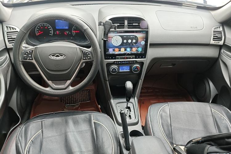 Used Chery Tiggo 3 2015 1.6L CVT ZhiShang Sport Edition Center Console