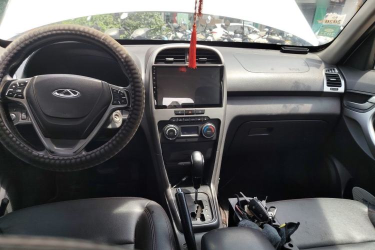 Used Chery Tiggo 3 2015 1.6L CVT ZhiShang Sport Edition Center Console