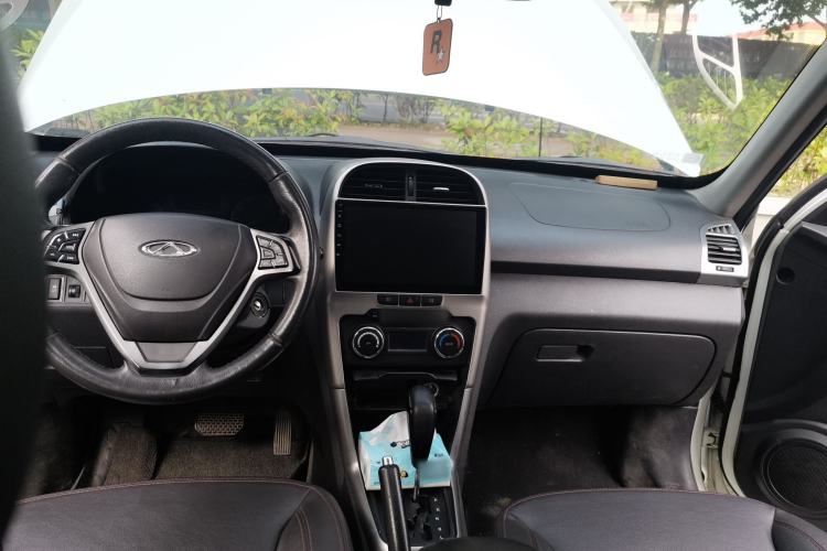 Used Chery Tiggo 3 2015 1.6L CVT ZhiShang Commemorative Edition Center Console