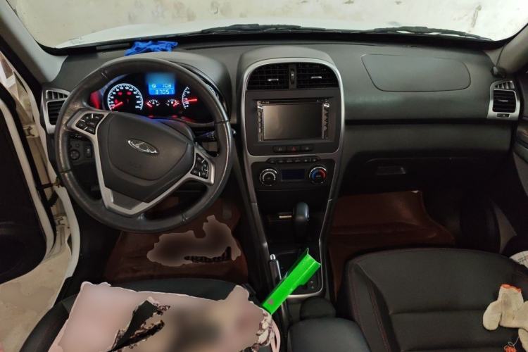 Used Chery Tiggo 3 2015 1.6L CVT ZhiShang Commemorative Edition Center Console