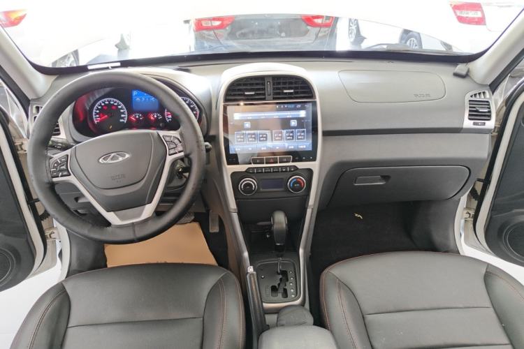 Used Chery Tiggo 3 2015 1.6L CVT ZhiShang Commemorative Edition Center Console