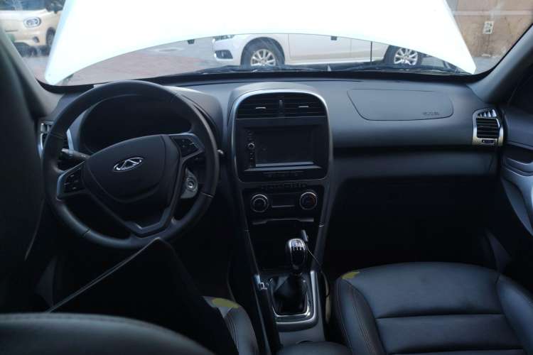 Used Chery Tiggo 3 2015 1.6L Manual Zhishang Commemorative Edition Center Console