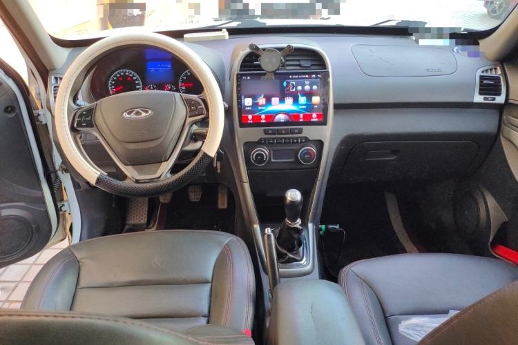 Used Chery Tiggo 3 2015 1.6L Manual Zhishang Sport Edition Center Console