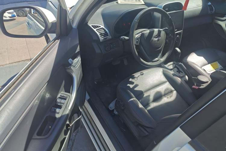 Used Chery Tiggo 3 2015 1.6L CVT ZhiShang Commemorative Edition Driver Seat