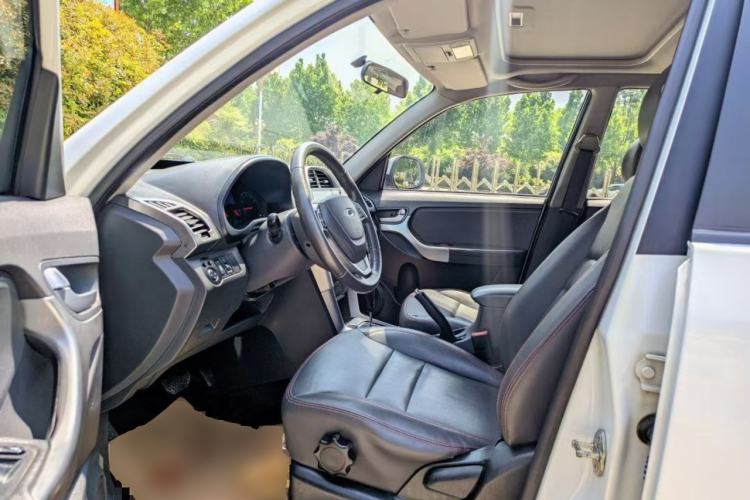Used Chery Tiggo 3 2015 1.6L CVT ZhiShang Commemorative Edition Driver Seat