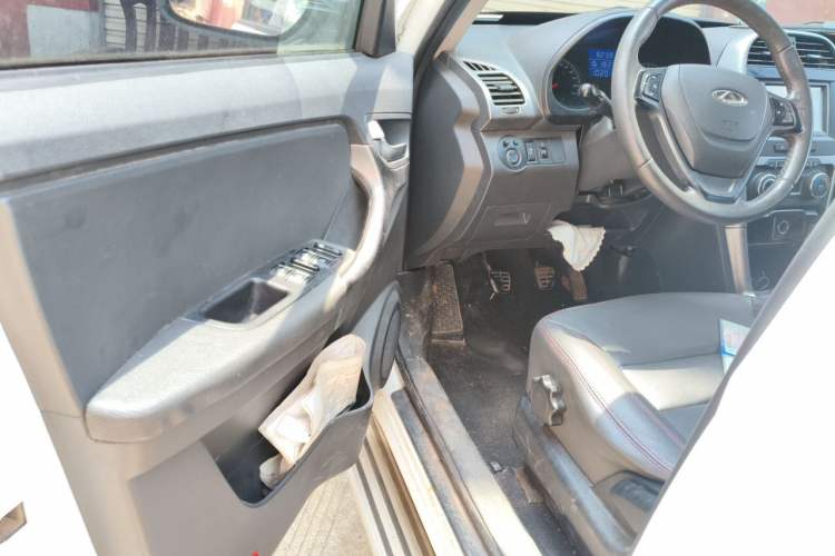 Used Chery Tiggo 3 2015 1.6L Manual Zhishang Sport Edition Driver Seat