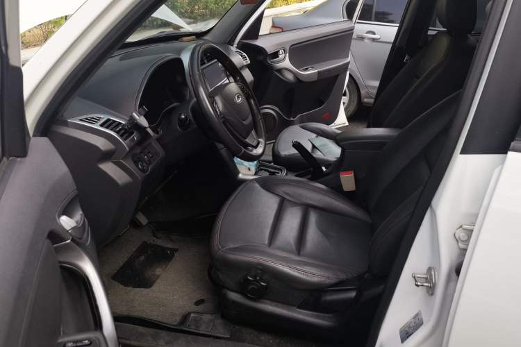 Used Chery Tiggo 3 2015 1.6L CVT ZhiShang Commemorative Edition Driver Seat