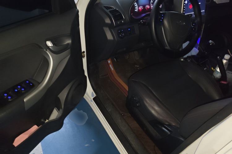 Used Chery Tiggo 3 2015 1.6L Manual Zhishang Sport Edition Driver Seat