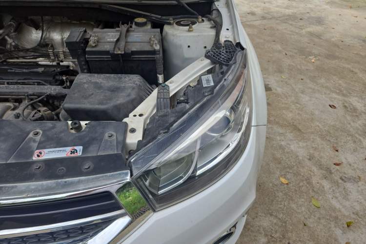 Used Chery Tiggo 3 2015 1.6L Manual Luxury Commemorative Edition Engine Bay Left