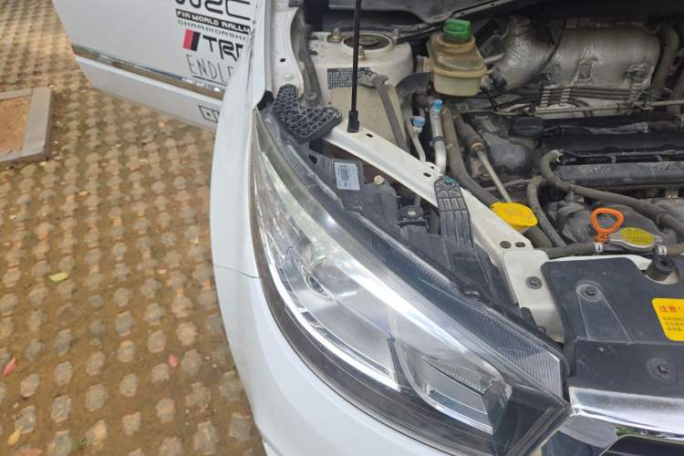 Used Chery Tiggo 3 2015 1.6L Manual Luxury Commemorative Edition Engine Bay Right