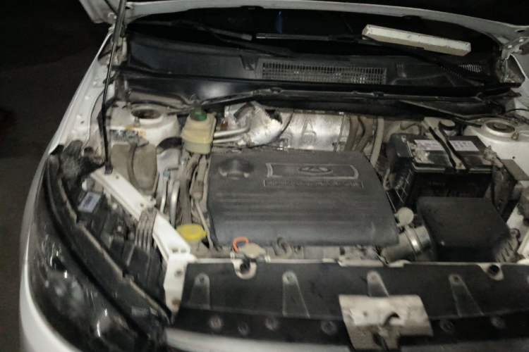 Used Chery Tiggo 3 2015 1.6L CVT ZhiShang Sport Edition Engine Bay Right