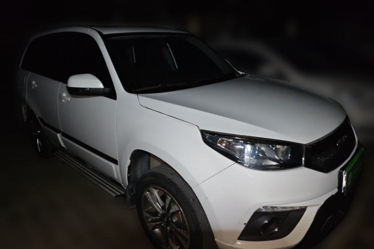 Used Chery Tiggo 3 2015 1.6L Manual Zhishang Sport Edition Front Right 45 Deg