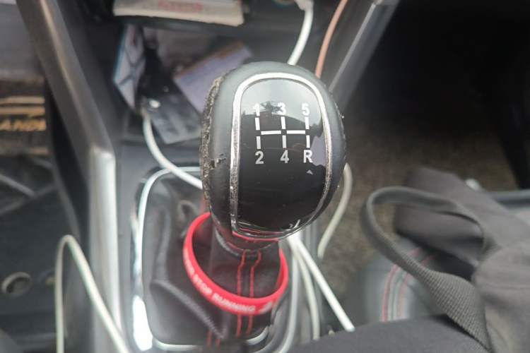 Used Chery Tiggo 3 2015 1.6L Manual Zhishang Commemorative Edition Gear Lever