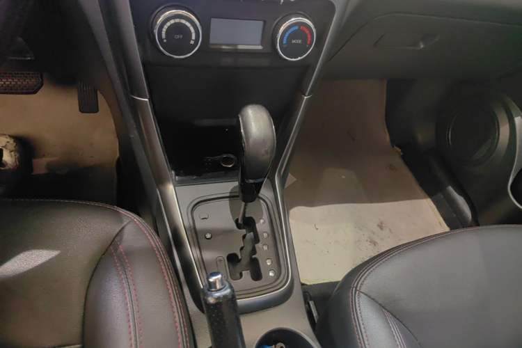 Used Chery Tiggo 3 2015 1.6L CVT ZhiShang Sport Edition Gear Lever