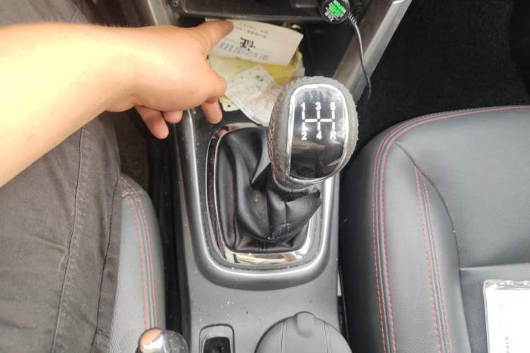 Used Chery Tiggo 3 2015 1.6L Manual Zhishang Commemorative Edition Gear Lever