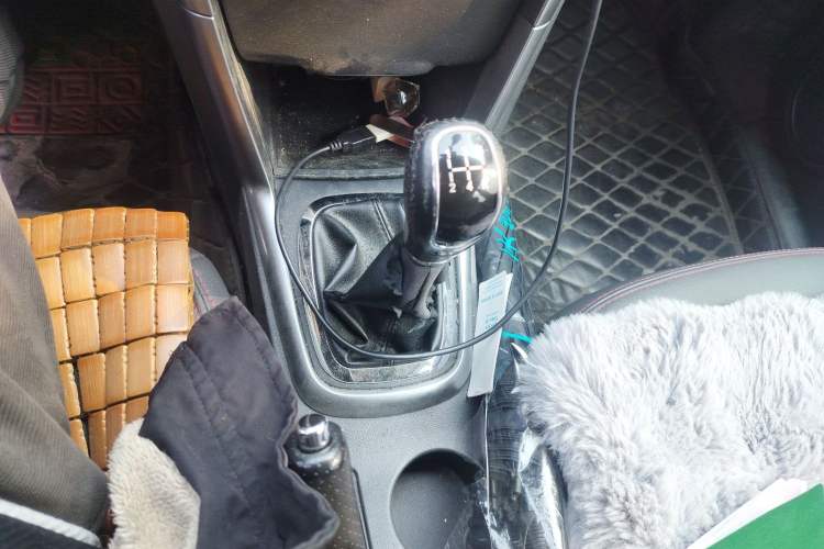 Used Chery Tiggo 3 2015 1.6L Manual Zhishang Commemorative Edition Gear Lever