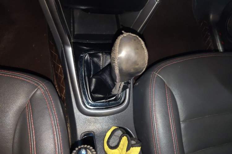 Used Chery Tiggo 3 2015 1.6L Manual Zhishang Sport Edition Gear Lever