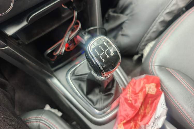 Used Chery Tiggo 3 2015 1.6L Manual Zhishang Commemorative Edition Gear Lever