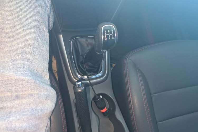 Used Chery Tiggo 3 2015 1.6L Manual Zhishang Commemorative Edition Gear Lever