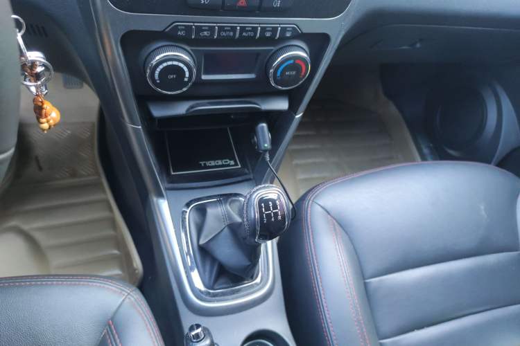 Used Chery Tiggo 3 2015 1.6L Manual Zhishang Commemorative Edition Gear Lever