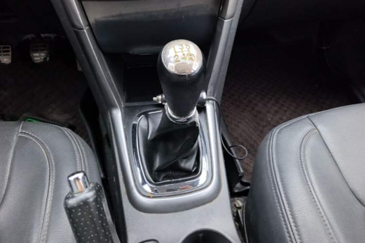 Used Chery Tiggo 3 2015 1.6L Manual Fashion Sport Edition Gear Lever